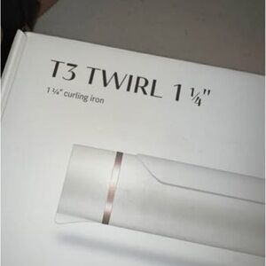 T3 Twirl Curling Iron in White and Rose Gold